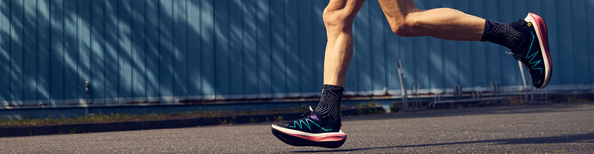 Closeup eines Läufers im Joe Nimble Ultreya beim Lauftraining