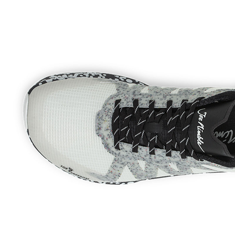 Die Zehenbox mit Toefreedom / Zehenfreiheit des Joe Nimble Trail Addict Pro-R Trail Laufschuh in grau