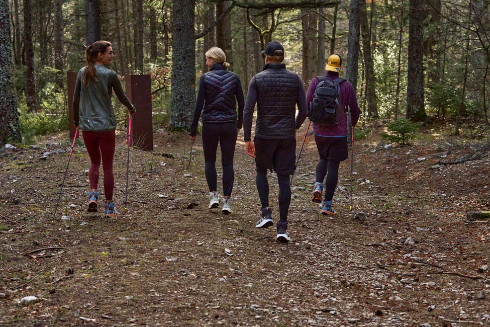 Wandergruppe unterwegs mit dem Joe Nimble Mountain Addict Wanderschuh