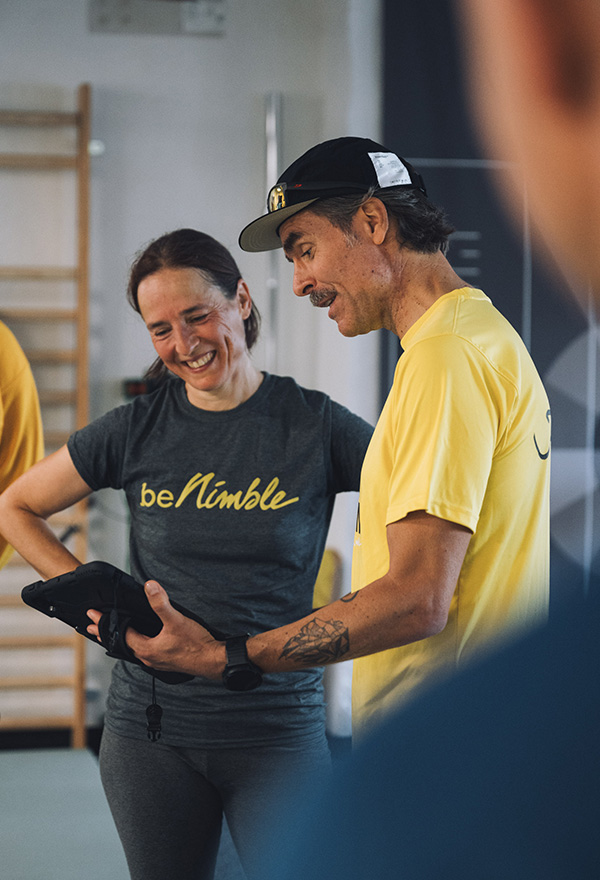 Sebastian erklärt den Fußscan beim Fly Out