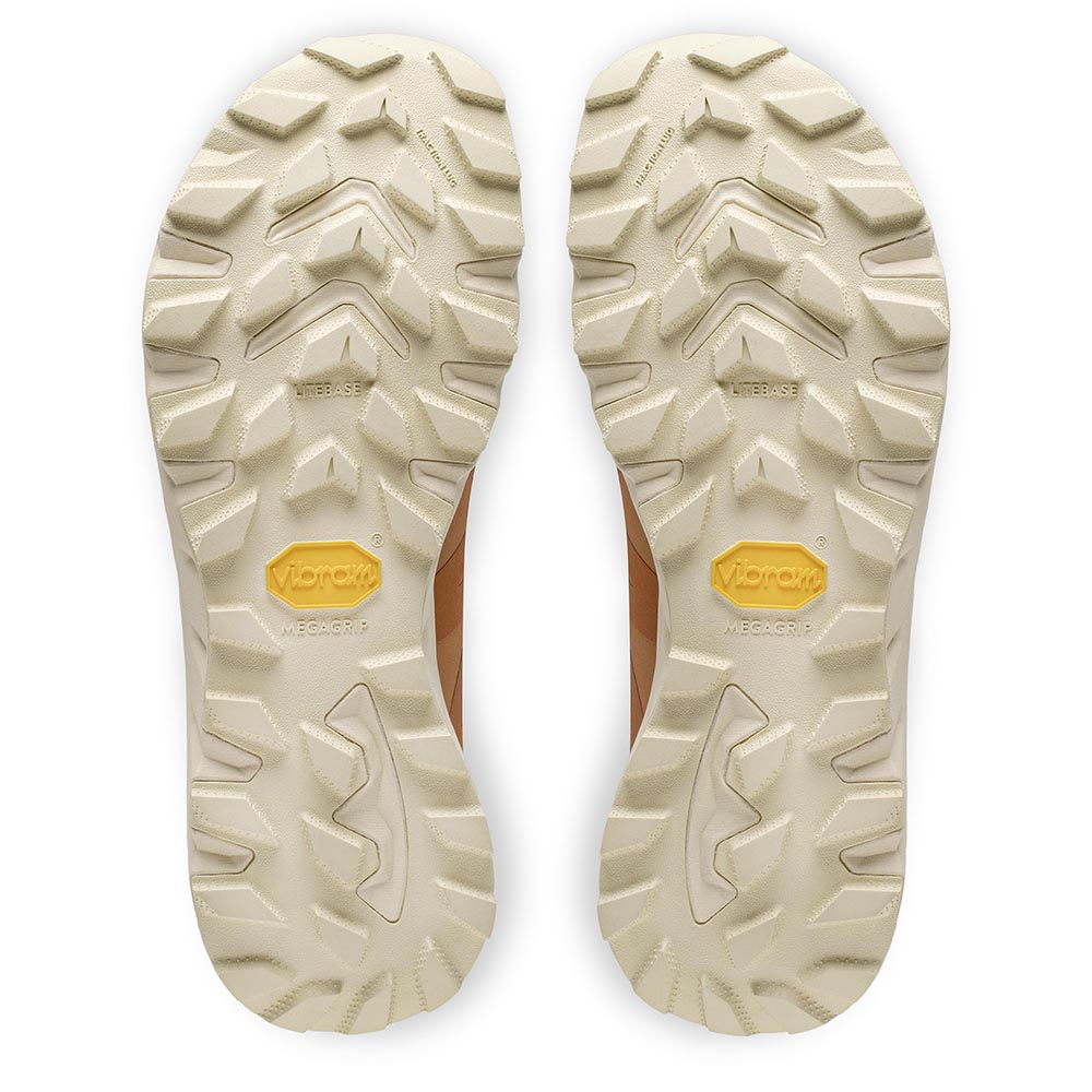 Die Vibram Sohle des Joe Nimble Mountain Addict Wanderschuh Paar in Braun von unten