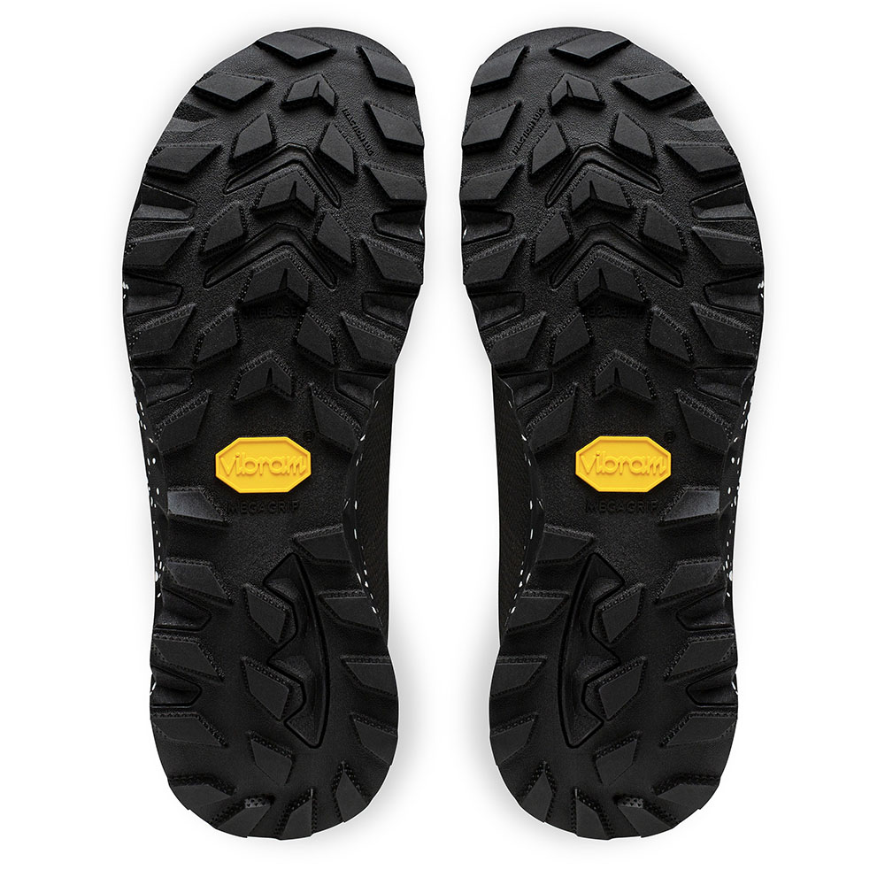 Die Vibram Sohle Joe Nimble Explore Addict Wanderschuh Paar in schwarz von unten